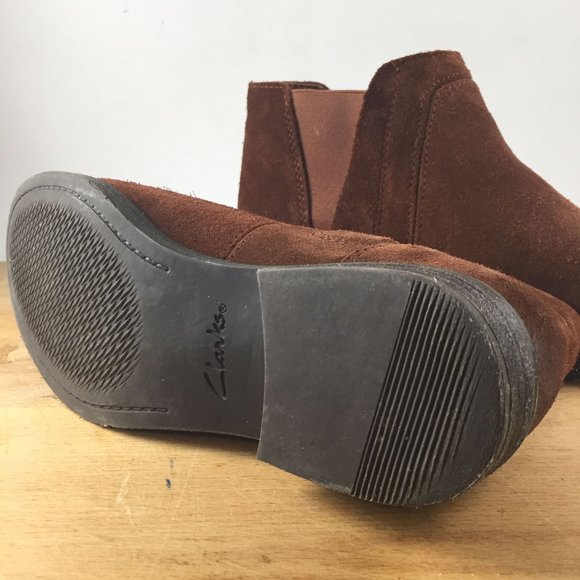 Clark Brown Rust Suede Ankle Booties Boots Shoe Size 6.5 Slip in on - Picture 3 of 10